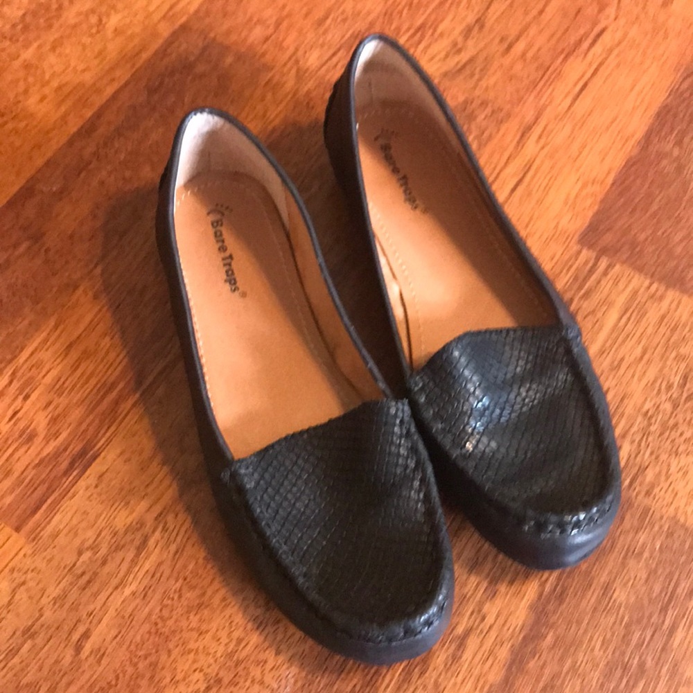 Bare Traps black flats Kieran Size 7.5M